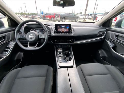 Used 2024 Nissan Rogue S FWD image 14