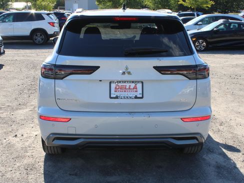 New 2025 Mitsubishi Outlander SEL image 7