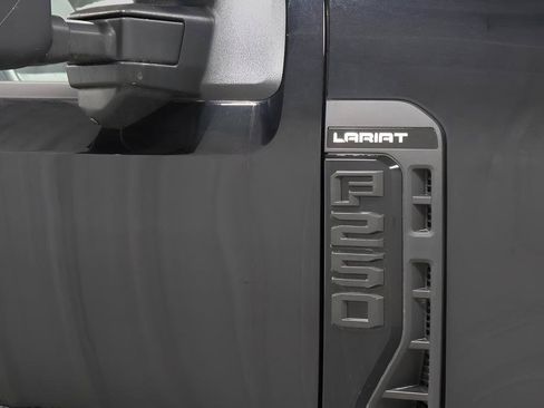 Used 2025 Ford F250 Lariat w/ Lariat Ultimate Package AWD/4WD image 9