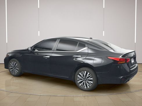 Certified 2025 Nissan Altima 2.5 SR FWD image 5