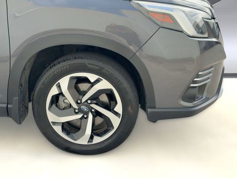 Used 2022 Subaru Forester Touring image 12