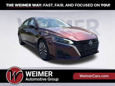 Used 2024 Nissan Altima 2.5 SV FWD image 3