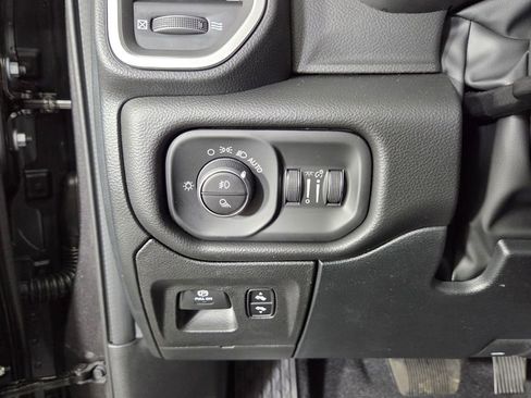 New 2026 RAM 1500 4x4 Crew Cab image 15