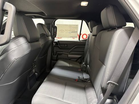 Used 2026 Toyota 4Runner TRD Off-Road Premium AWD/4WD image 18