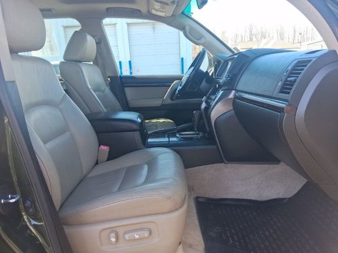 Used 2008 Toyota Land Cruiser Base image 14