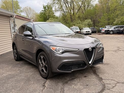 Used 2018 Alfa Romeo Stelvio Ti AWD/4WD image 8