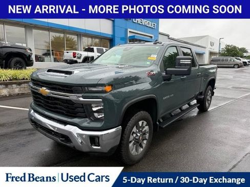 Used 2025 Chevrolet Silverado 2500 LT w/ All Star Edition AWD/4WD image 3