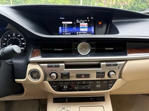 Used 2015 Lexus ES 350 w/ Premium Package FWD image 18