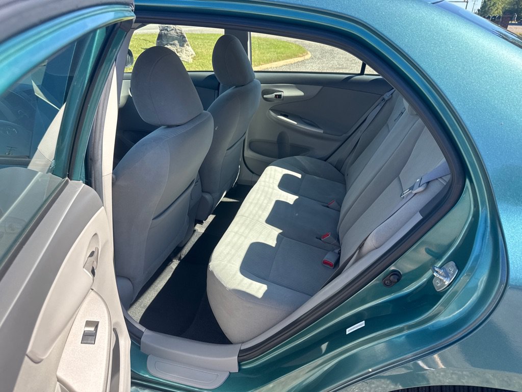 Used 2010 Toyota Corolla LE w/ All Weather Guard Pkg FWD image 19