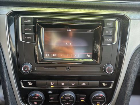 Used 2016 Volkswagen Passat 1.8T S w/ Lighting Package (P06) image 17