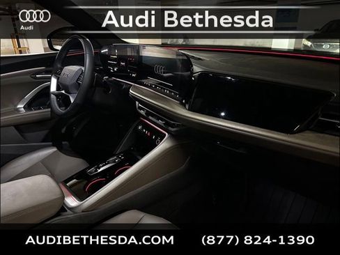 Certified 2025 Audi Q5 Premium w/ Convenience Package AWD/4WD image 10