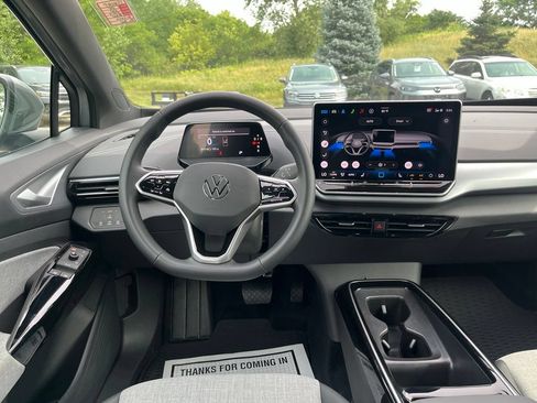 Used 2025 Volkswagen ID.4 Pro AWD/4WD image 17