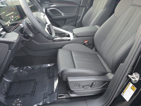 New 2025 Audi Q5 Premium Plus image 18