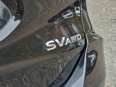 Used 2018 Nissan Rogue SV image 30