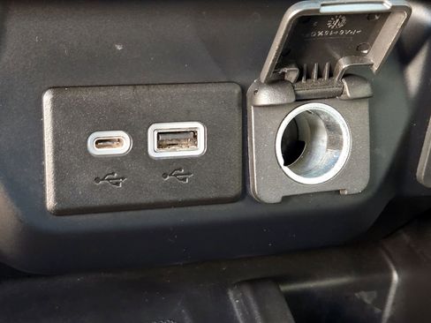 Used 2020 GMC Sierra 2500 AT4 w/ AT4 Premium Package image 19