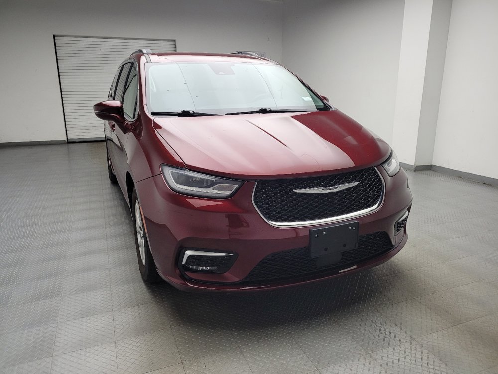 Used 2022 Chrysler Pacifica Touring-L FWD image 14