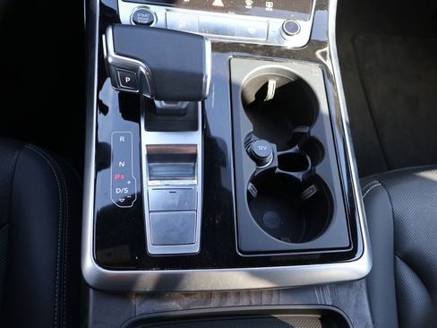 Used 2021 Audi Q8 Prestige w/ Prestige Package image 29