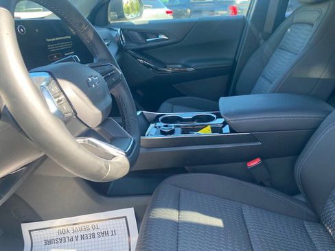 New 2026 Chevrolet Equinox LT image 8