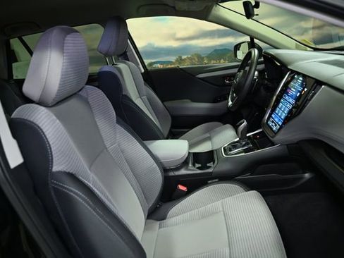 Used 2025 Subaru Outback Premium image 57