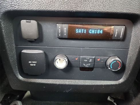Used 2015 Ford Expedition EL XLT w/ Equipment Group 202A RWD image 21