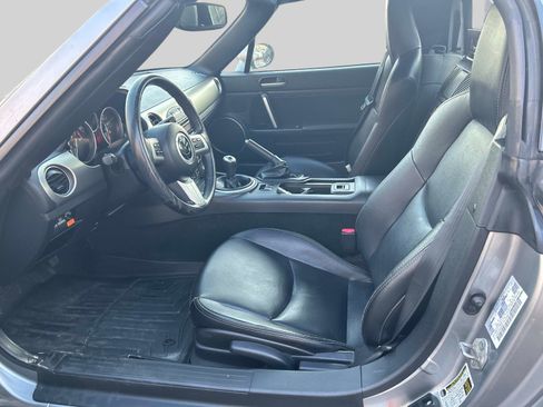 Used 2010 MAZDA MX-5 Miata Grand Touring w/ Premium Pkg image 9