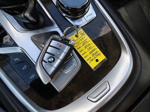 Used 2017 BMW 750i xDrive image 21