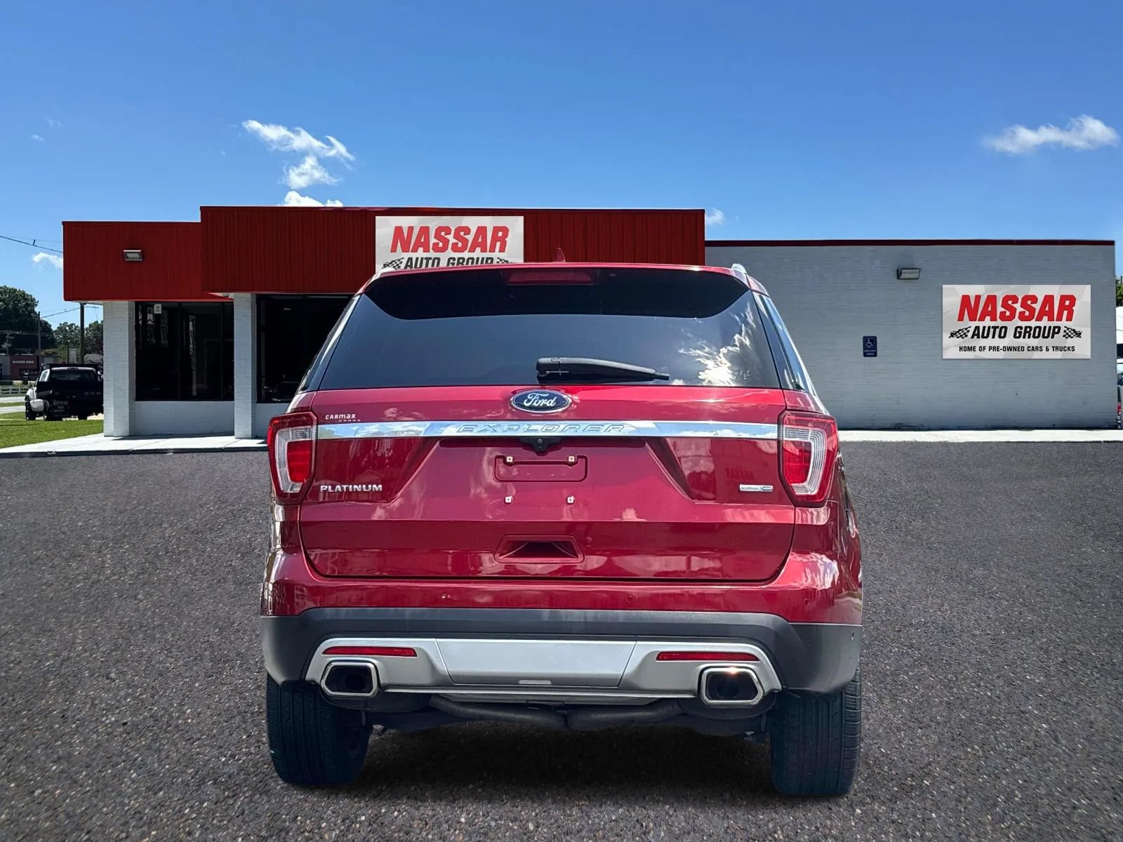 Used 2016 Ford Explorer Platinum AWD/4WD image 5