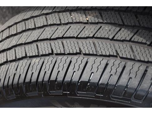 Used 2021 Chevrolet Suburban High Country w/ Premium Package image 10