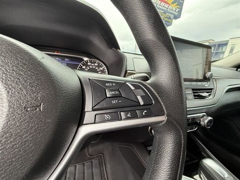 Used 2023 Nissan Altima 2.5 SV FWD image 23