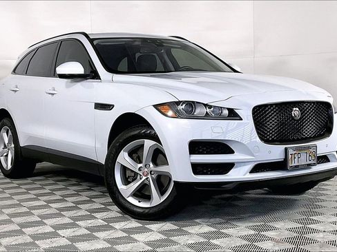 Used 2017 Jaguar F-PACE Premium image 12