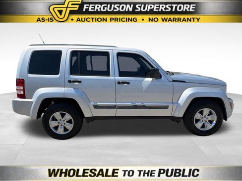 Used 2011 Jeep Liberty Sport RWD image 8