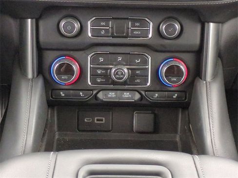 Certified 2021 Chevrolet Tahoe Z71 w/ Luxury Package image 22