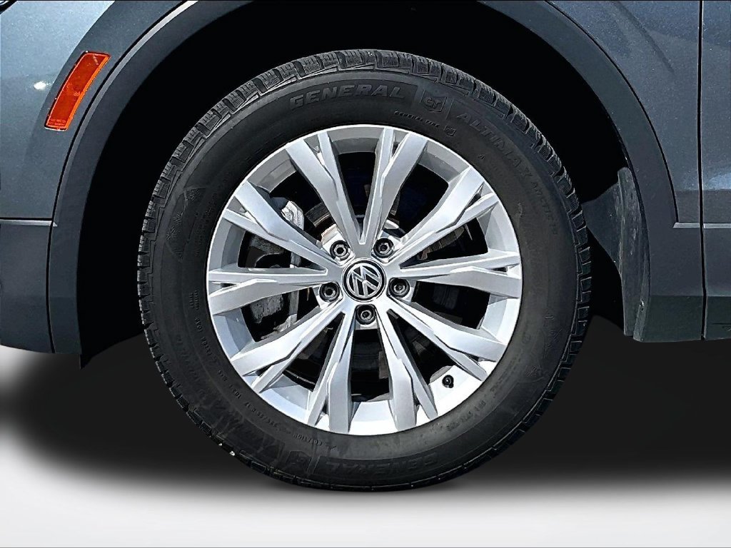Used 2022 Volkswagen Tiguan SE AWD/4WD image 9