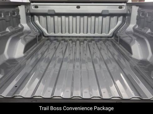 Used 2023 Chevrolet Colorado Trail Boss w/ Technology Package image 10