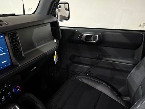 New 2025 Ford Bronco Badlands image 19