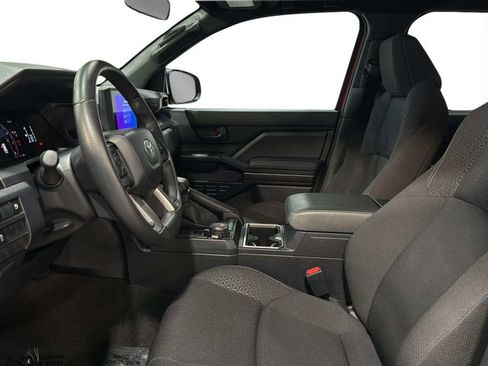 Used 2025 Toyota 4Runner SR5 AWD/4WD image 21