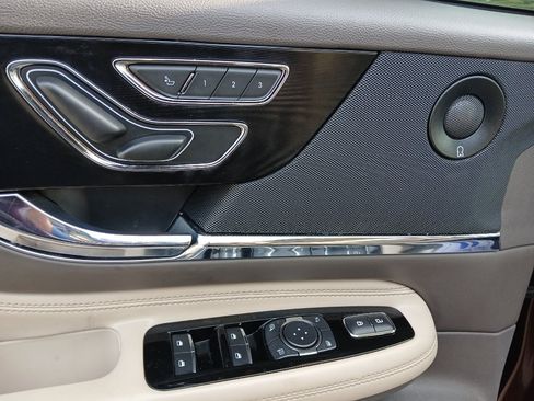 Used 2020 Lincoln Corsair Reserve w/ Equipment Group 201A AWD/4WD image 10