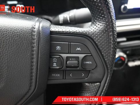 Used 2025 Toyota Tacoma SR5 AWD/4WD image 19