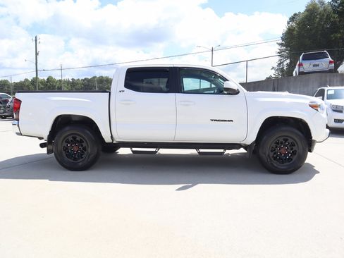 Used 2022 Toyota Tacoma SR5 image 8