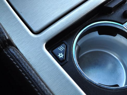 Used 2013 Cadillac Escalade Platinum image 38