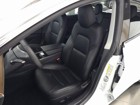 Used 2019 Tesla Model 3 Performance image 16