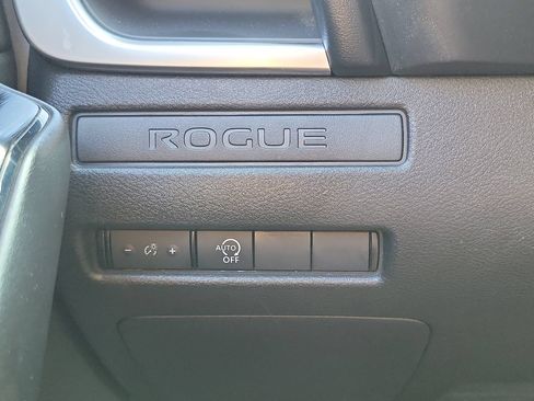 Used 2024 Nissan Rogue S FWD image 16