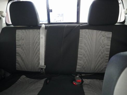 Used 2019 Nissan Frontier SV image 31