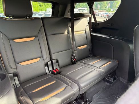 Used 2023 GMC Yukon XL AT4 w/ Technology Package AWD/4WD image 22