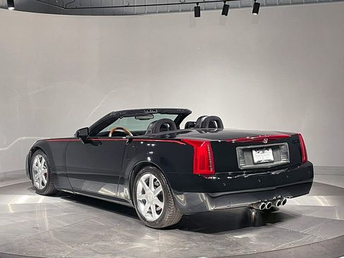 Used 2005 Cadillac XLR image 8