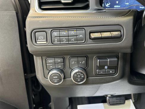 Used 2024 GMC Yukon Denali Ultimate image 20