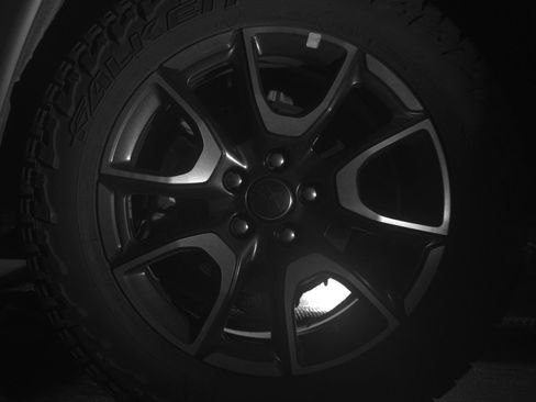 Used 2025 Jeep Compass Trailhawk image 14