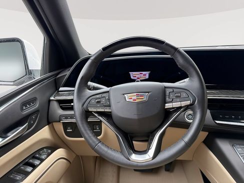 Certified 2024 Cadillac Escalade Premium Luxury AWD/4WD image 11