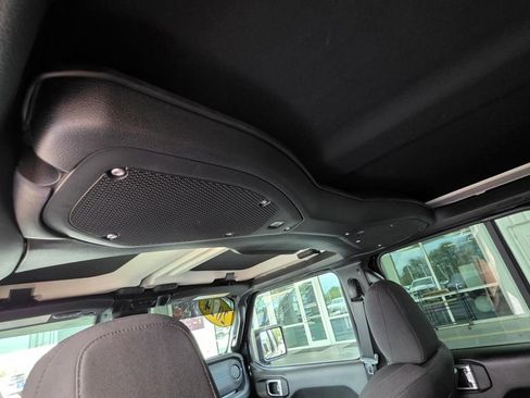 Used 2024 Jeep Wrangler Unlimited Rubicon 4xe image 12