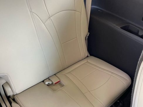 Used 2021 Buick Enclave Essence w/ Sound and Sites Package FWD image 5